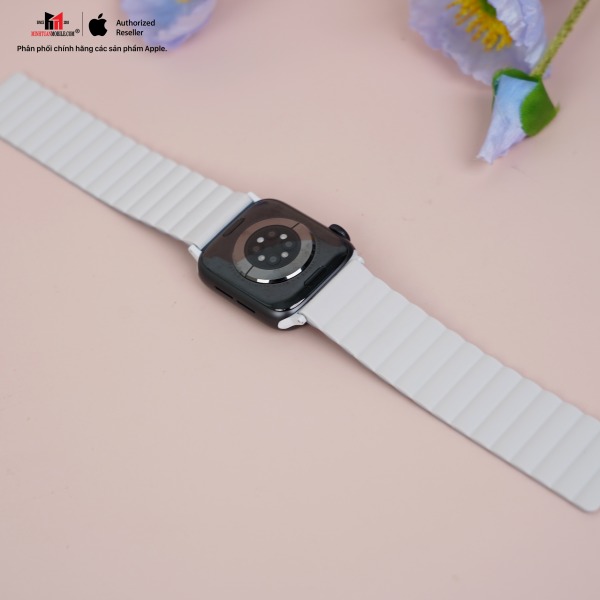 Dây đeo Apple Watch 38 40 41mm UNIQ Revix Reversible Magnetic Silicone Strap-UNIQ41MMREVBLUBLK-11
