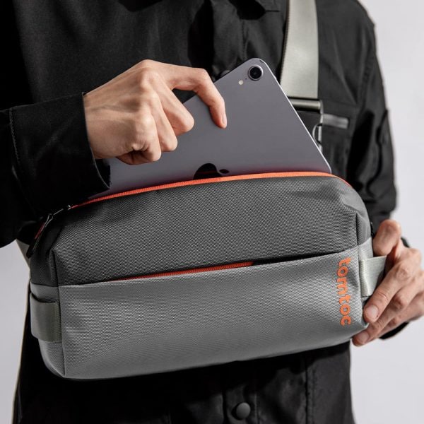 Túi đeo chéo Tomtoc Lightweight Codura Sling Bag-H02-A04W-16