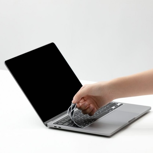 Phủ phím MacBook Air M1 13 inch 2020 Innostyle Keyguard Prime-IKC2337BLK-5