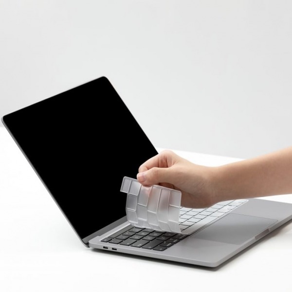 Phủ phím MacBook Air M1 13 inch 2020 Innostyle Keyguard Crystal-IKC2337TRN-5