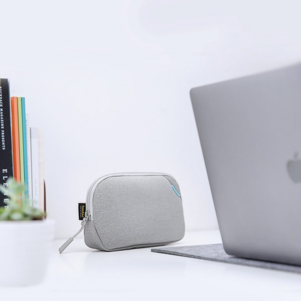 Túi chống sốc MacBook 13 inch Tomtoc Versatile-A13 Protective kèm túi Phụ Kiện-A13C2DV-10