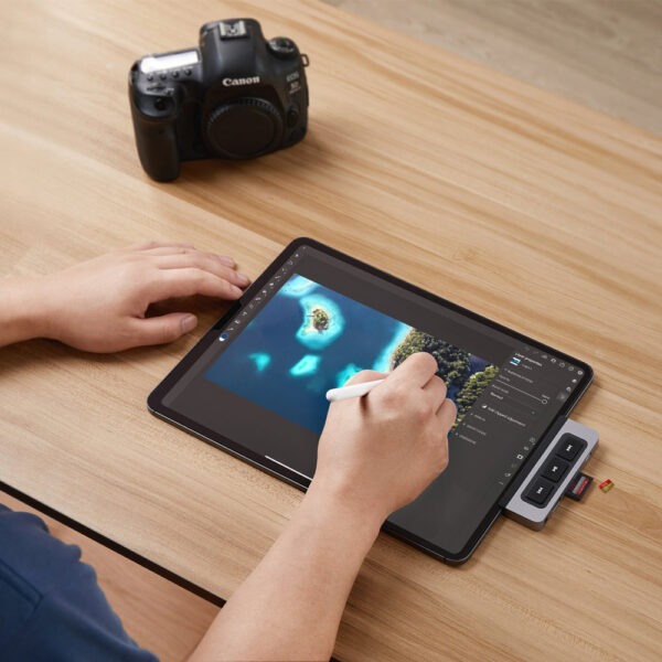 Hub chuyển đổi HyperDrive 6 in 1 Media Type-C cho iPad HD449-HD449-2