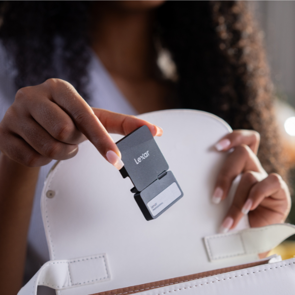 Ổ cứng di động SSD Lexar Professional Go With Hub SL400 1TB-LSL400S001T-RNSNG-14